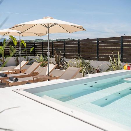 Sol Luxury Apartment - Close To The Beach With A Private Mini Pool 하니아 외부 사진