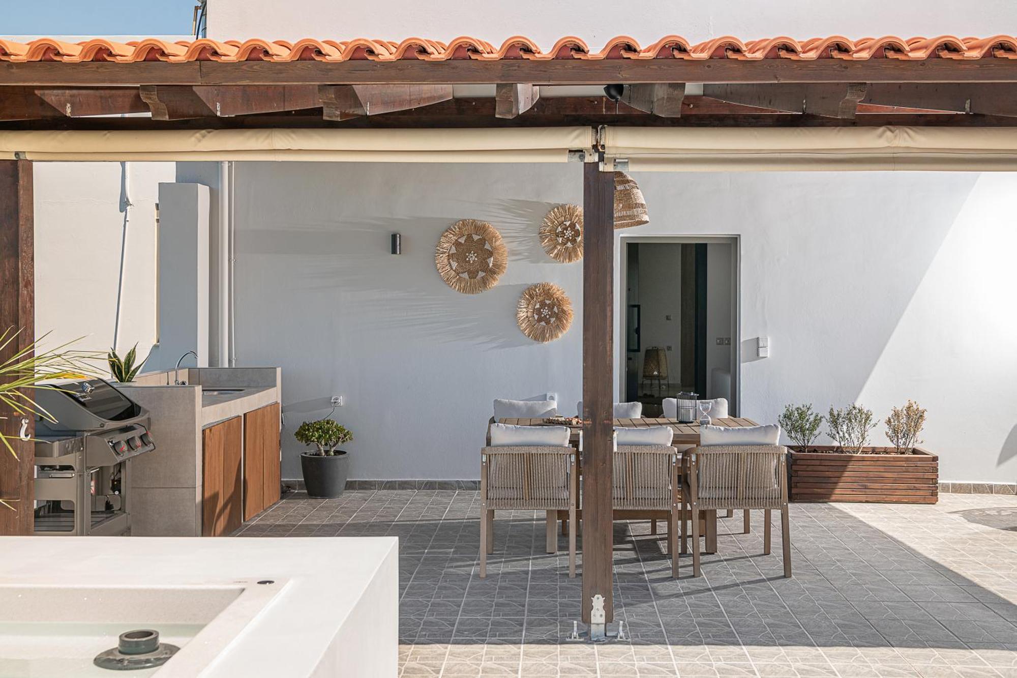 Sol Luxury Apartment - Close To The Beach With A Private Mini Pool 하니아 외부 사진
