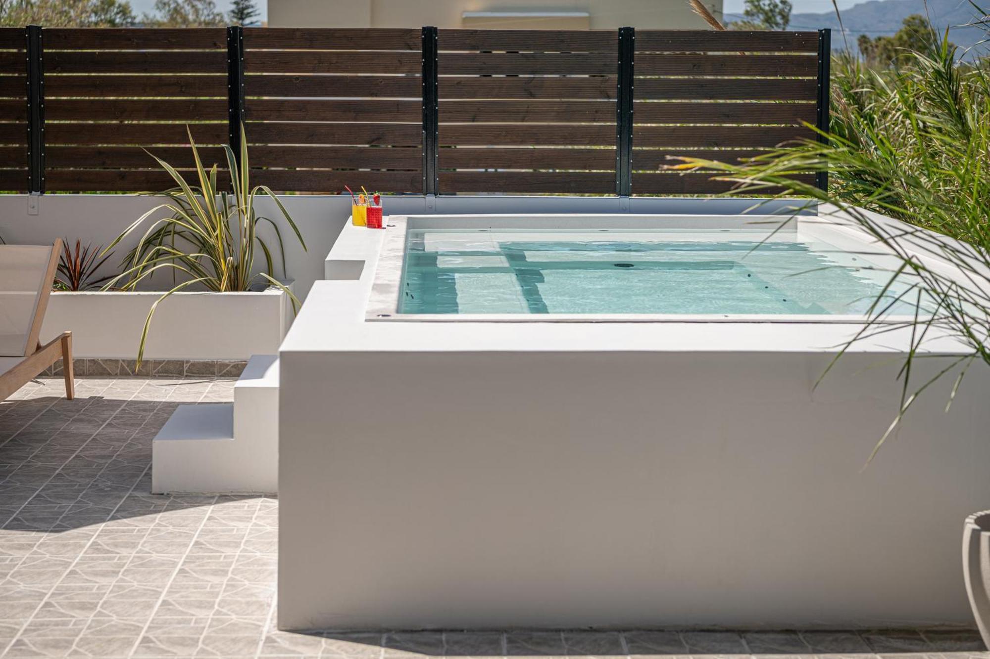 Sol Luxury Apartment - Close To The Beach With A Private Mini Pool 하니아 외부 사진